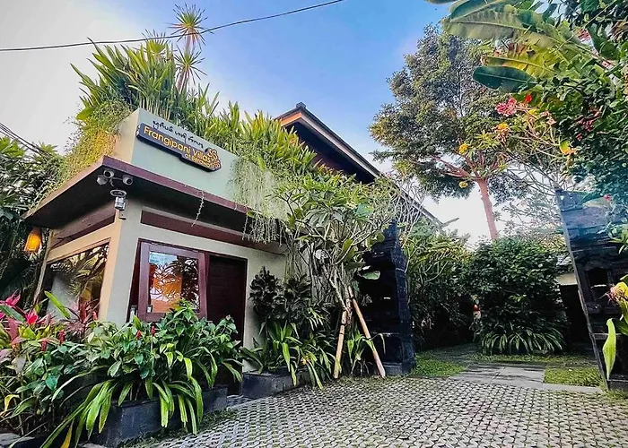 Frangipani Kuning At Berawa * Canggu (Bali)