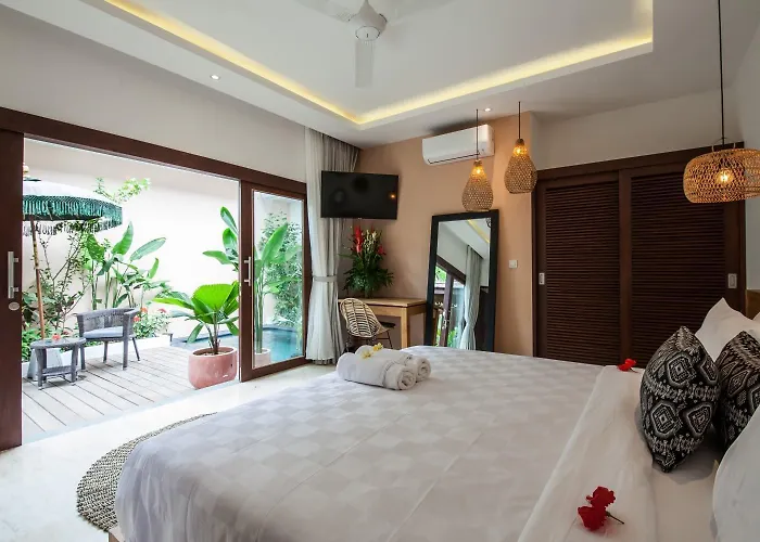 Frangipani Kuning At Berawa Villa Canggu (Bali)